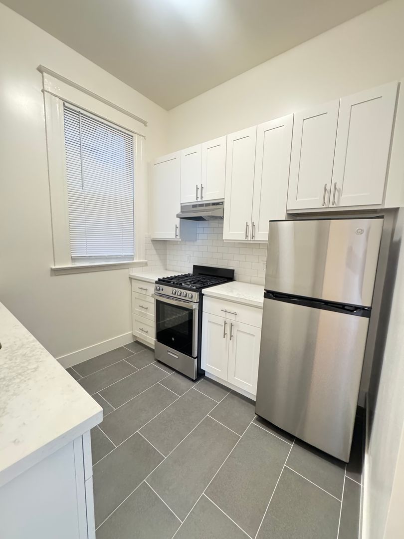 San Francisco Apartment: 1560 Sacramento Street (1300r)