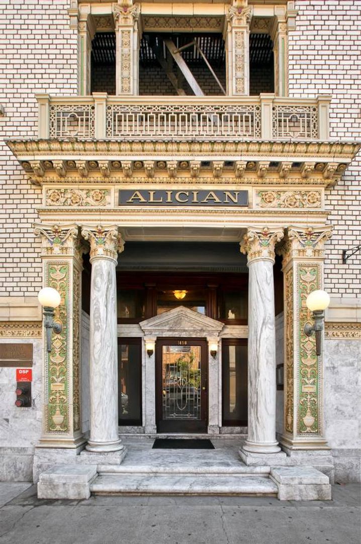 Oakland Apartment: 1450 Alice Street (244rc)