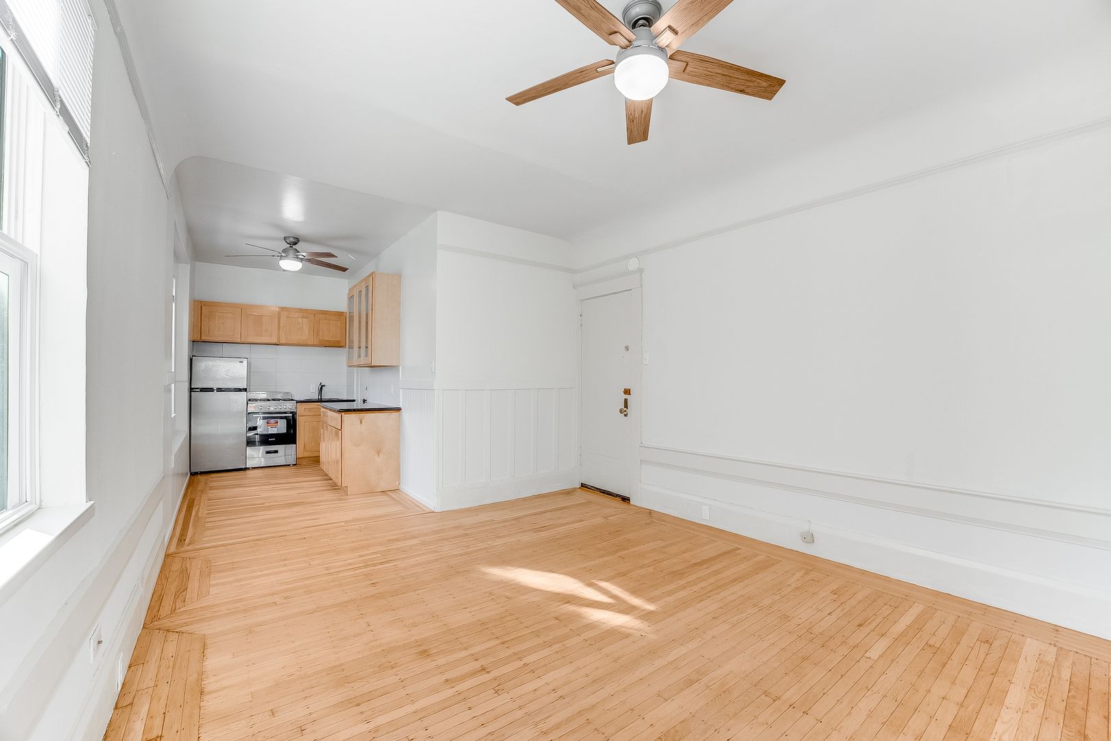 San Francisco Apartment: 120 Webster Street (737r)