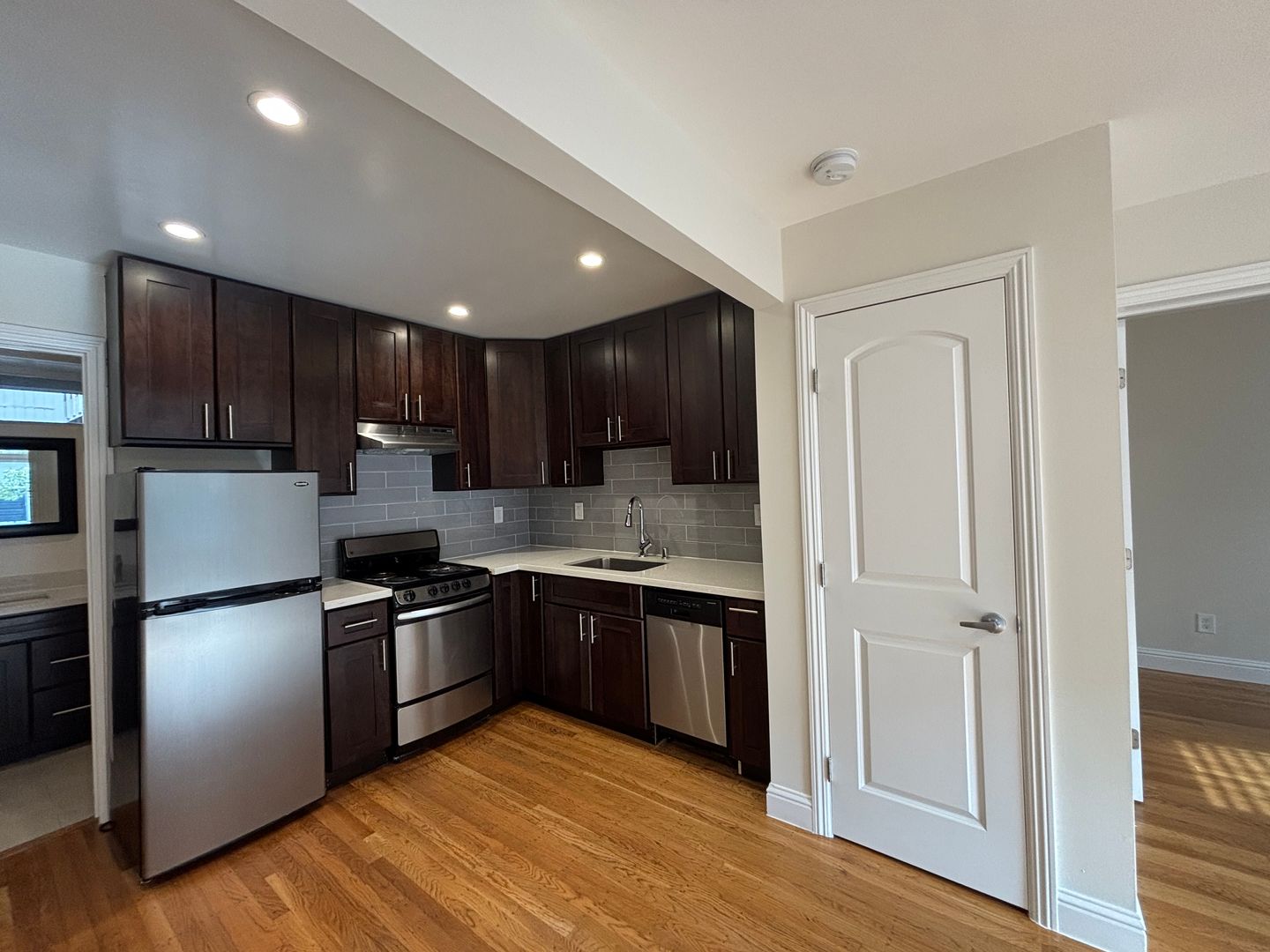 San Francisco Apartment: 240 Cumberland Street (1285r)