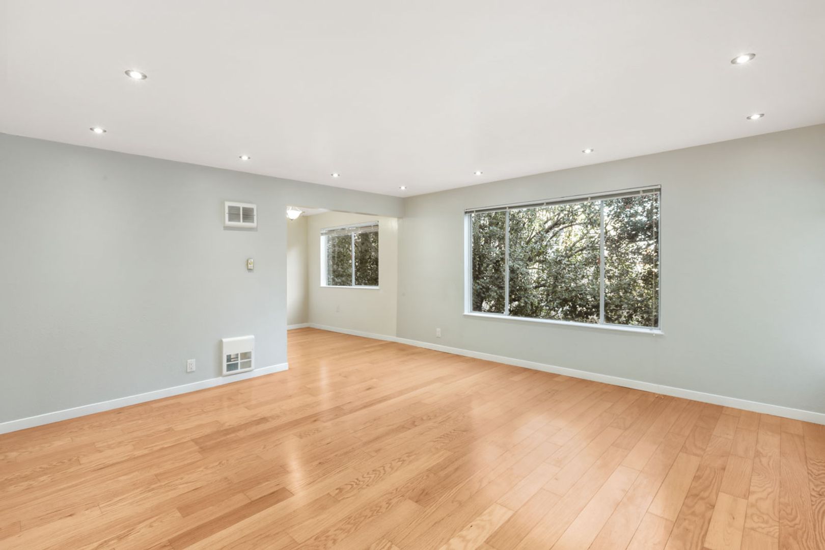 San Francisco Apartment: 2266 Washington Street (341r)