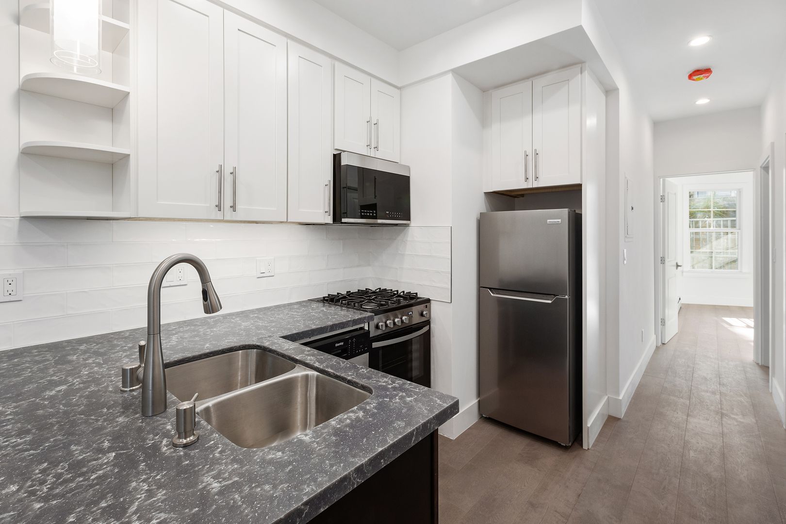 San Francisco Apartment: 1555 Oak Street (850r)