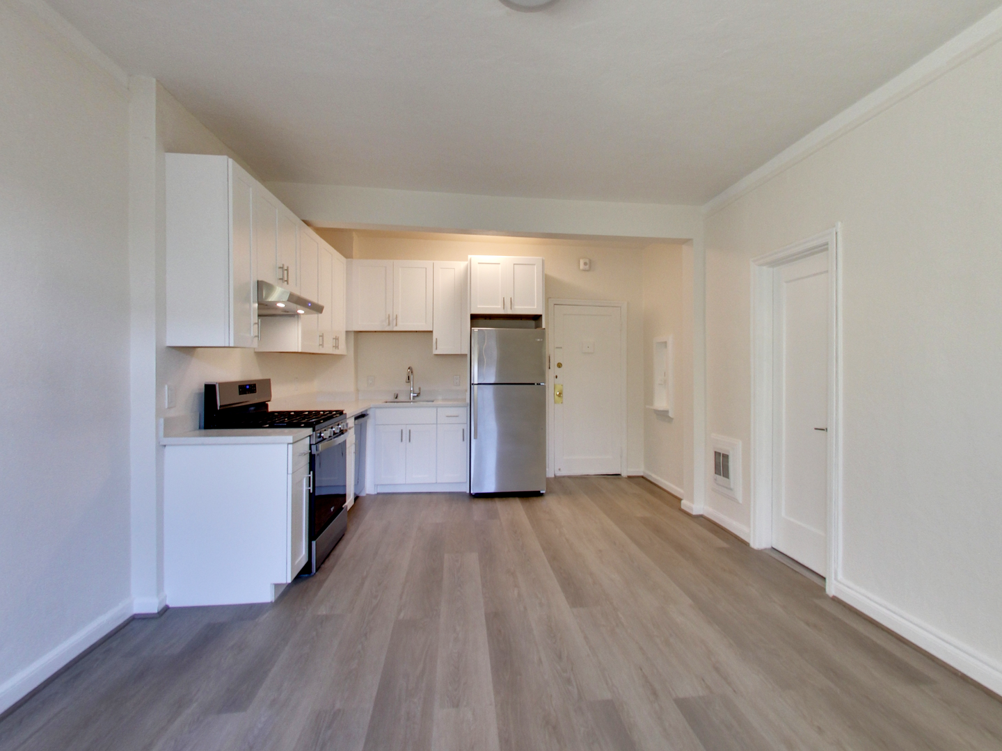 San Francisco Apartment: 1722-1728, 1730 Sacramento Street (910rc)