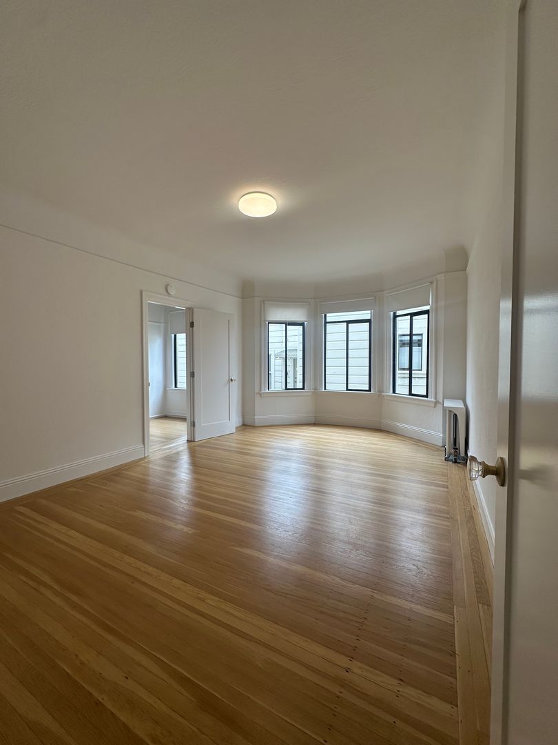 San Francisco Apartment: 25 Cervantes Boulevard (971r)