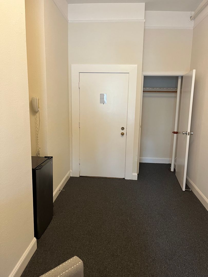 San Francisco Apartment: 198 Carl Street (831r)