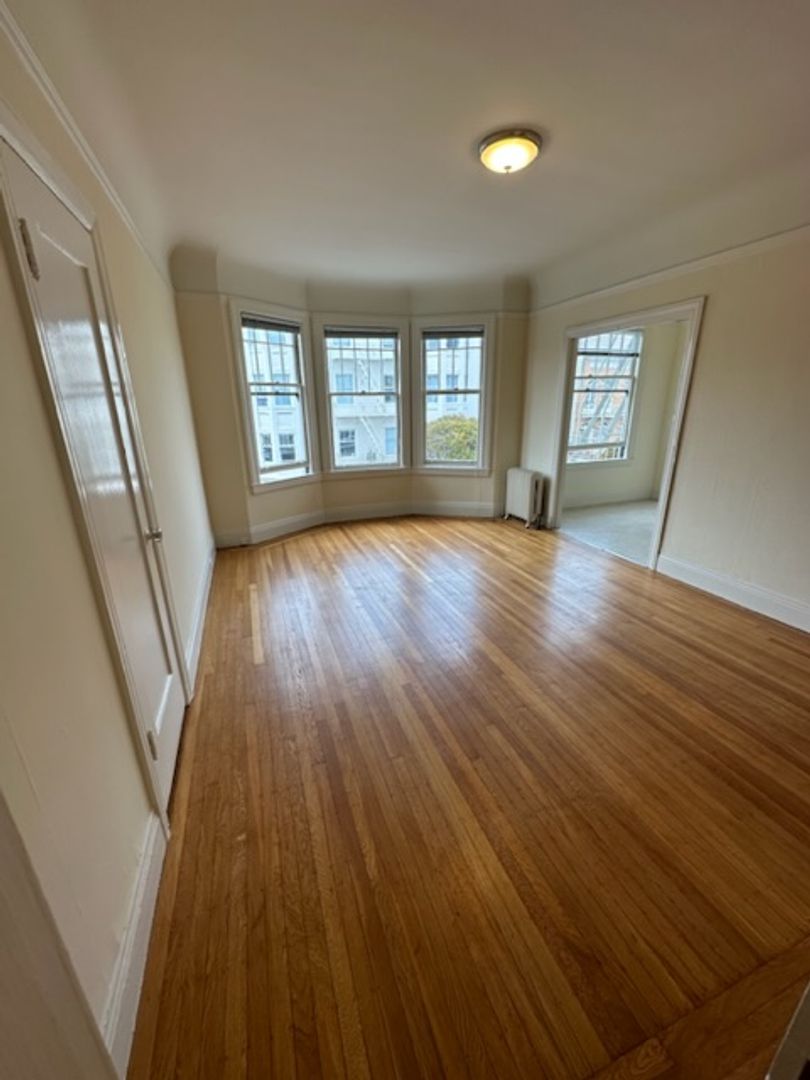 San Francisco Apartment: 2295 Francisco Street (006r)