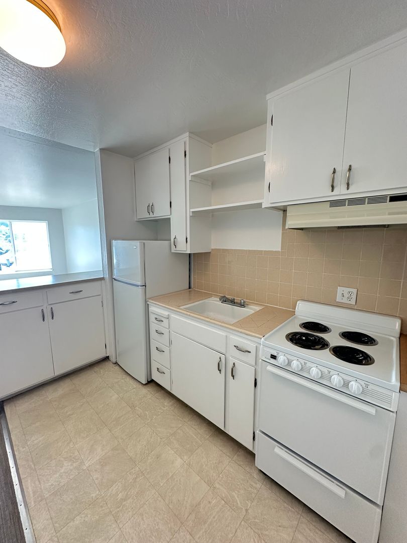 San Francisco Apartment: 37 States Street (534r)