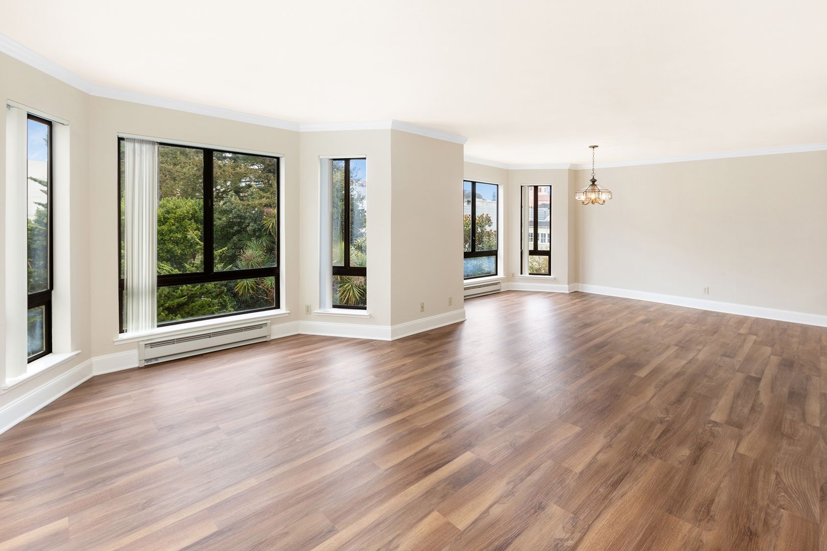 San Francisco Apartment: 925, 919-927 Irving Street (998rc)