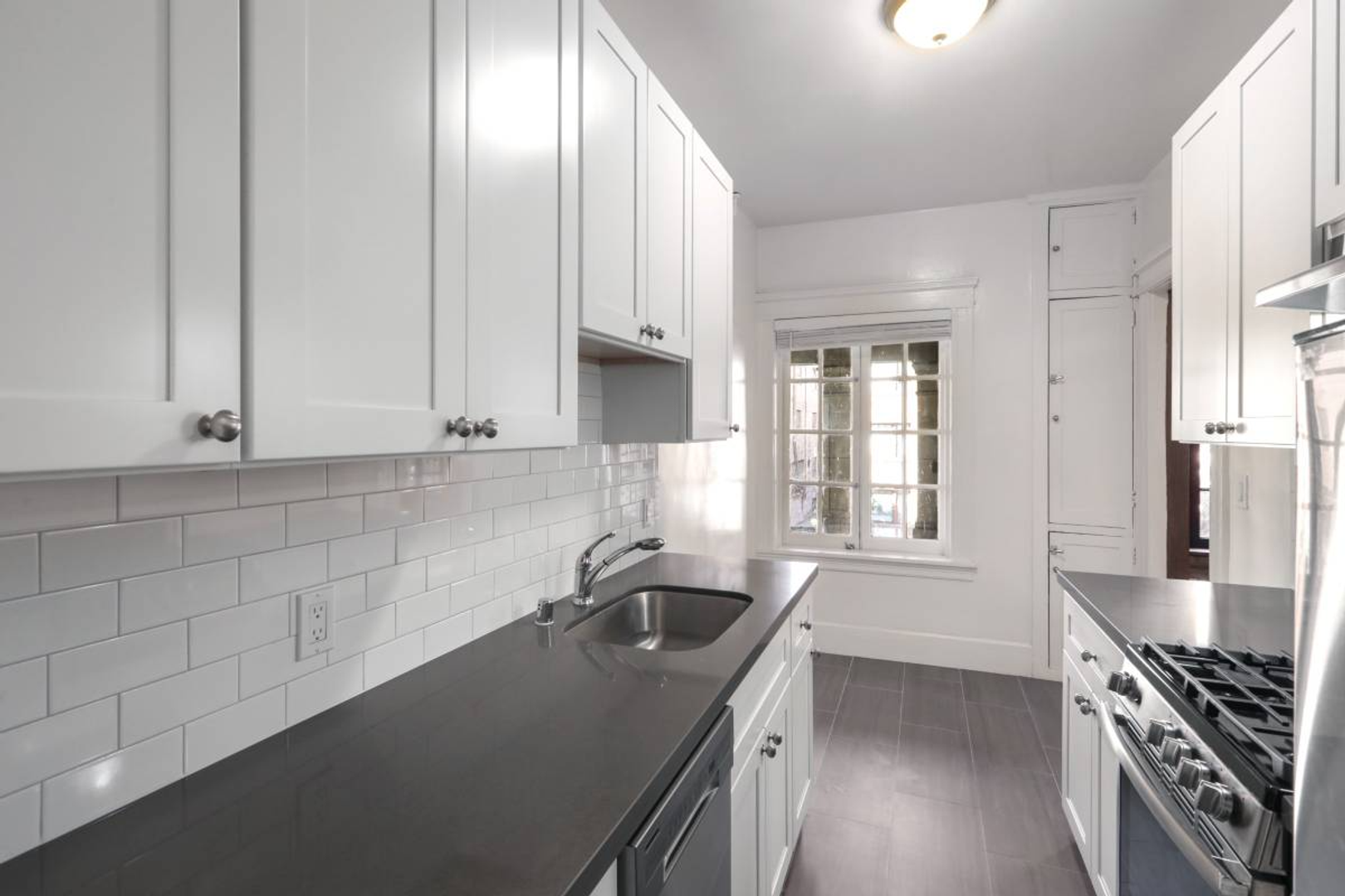 Oakland Apartment: 1450 Alice Street (244rc)