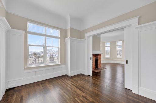 Spacious 2BR Nice Views, Laundry On-Site in Lower Haight! – photo 1