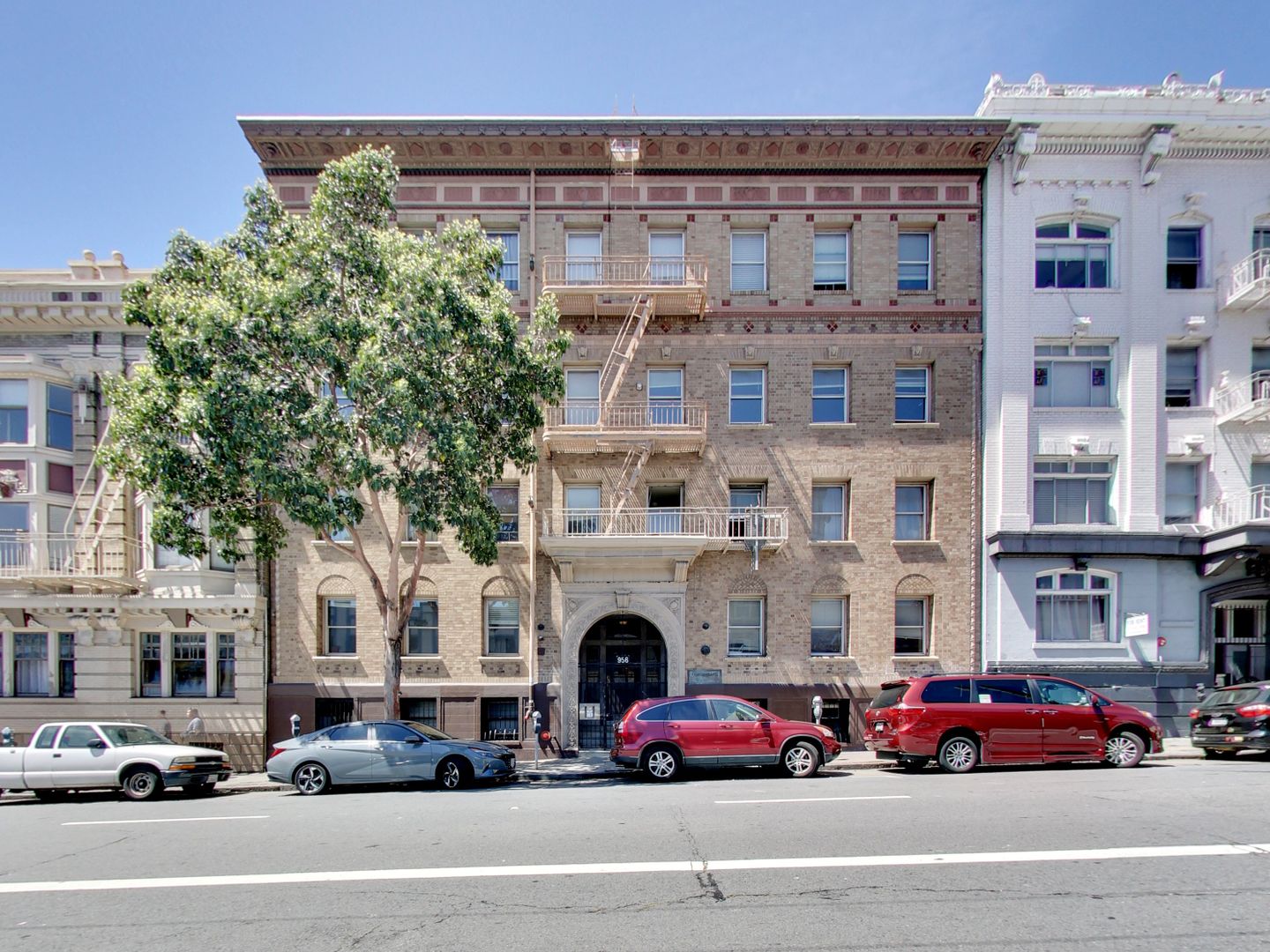 San Francisco Apartment: 956 Post Street (279r)