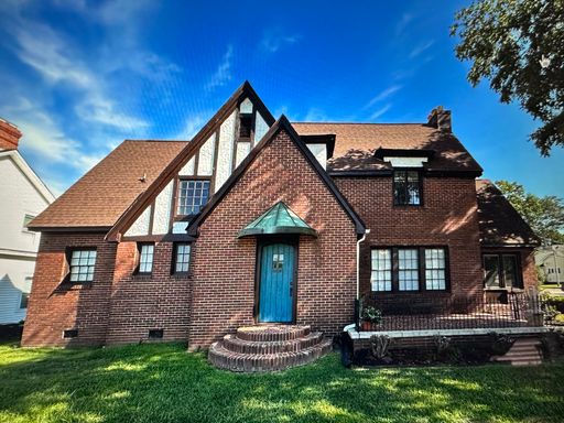 Large Private office in Historic District