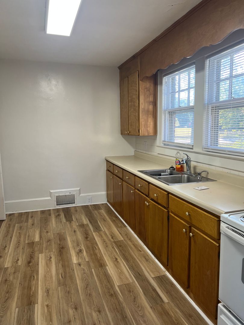 Gaffney House: 321 East Montgomery Street