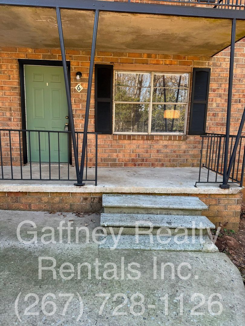 206 S.Charleston Street