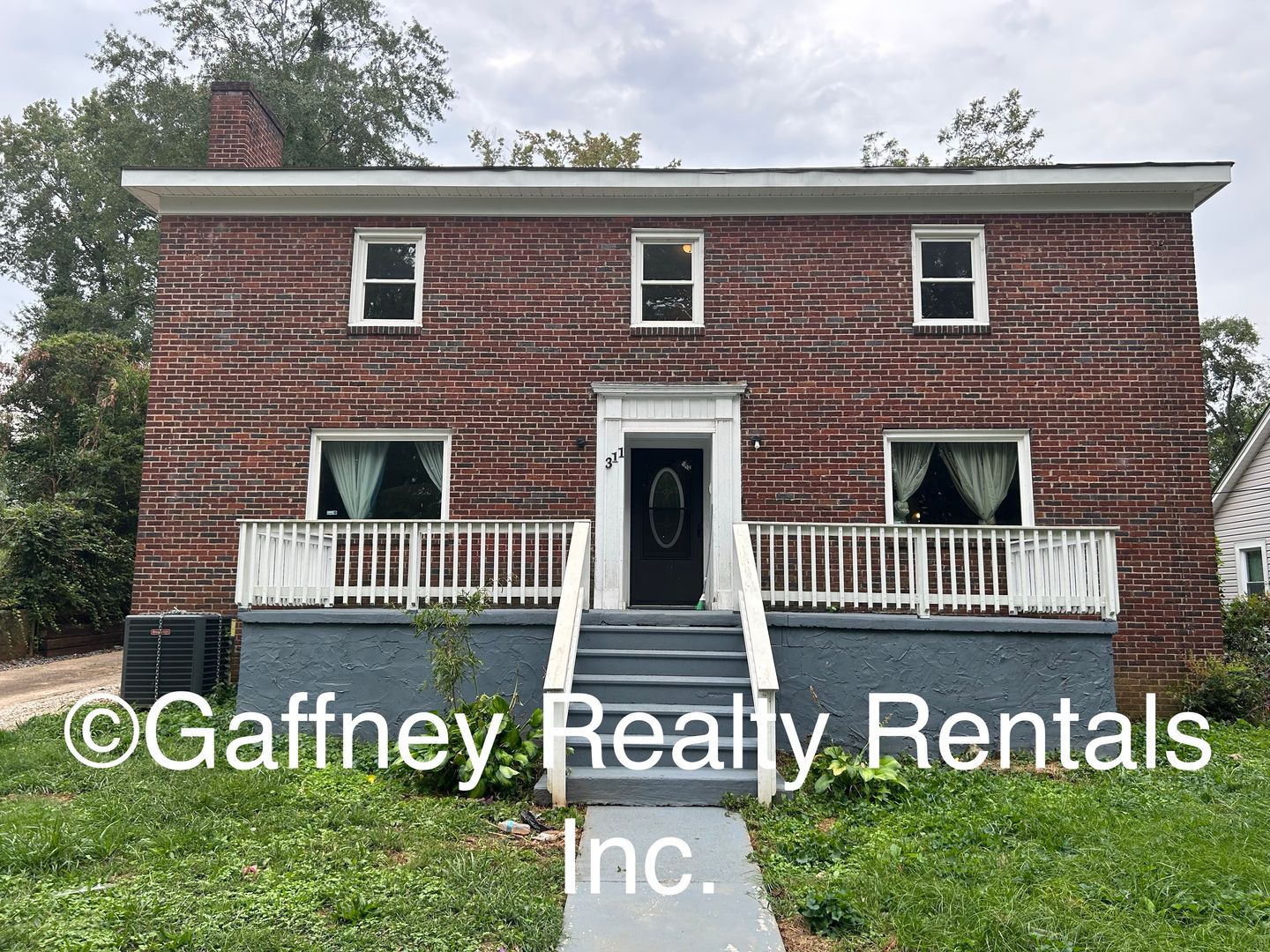 Spartanburg House: 311 Ridgewood Ave