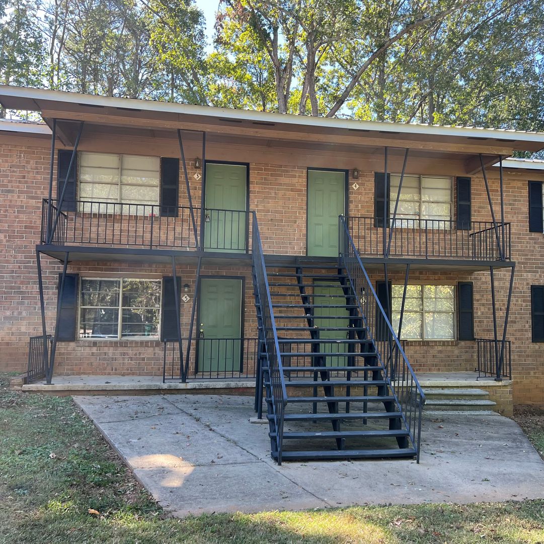 Blacksburg Apartment: 206 S.Charleston Street