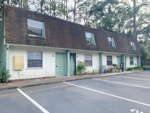 2BR/1.5BA Townhouse in Pineridge - Available NOW! – photo 1