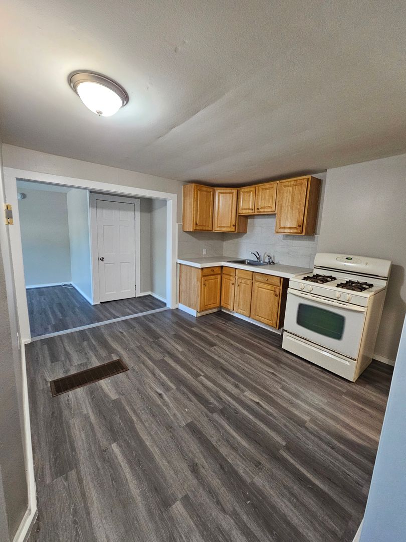 Nashua Apartment: 61-71.5 Pine St
