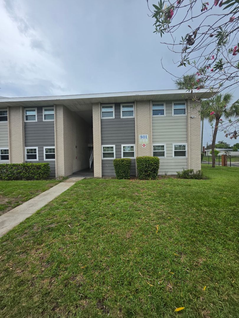 Orlando Condo: 801 Sky Lake Cir Unit B, Orlando, Florida,