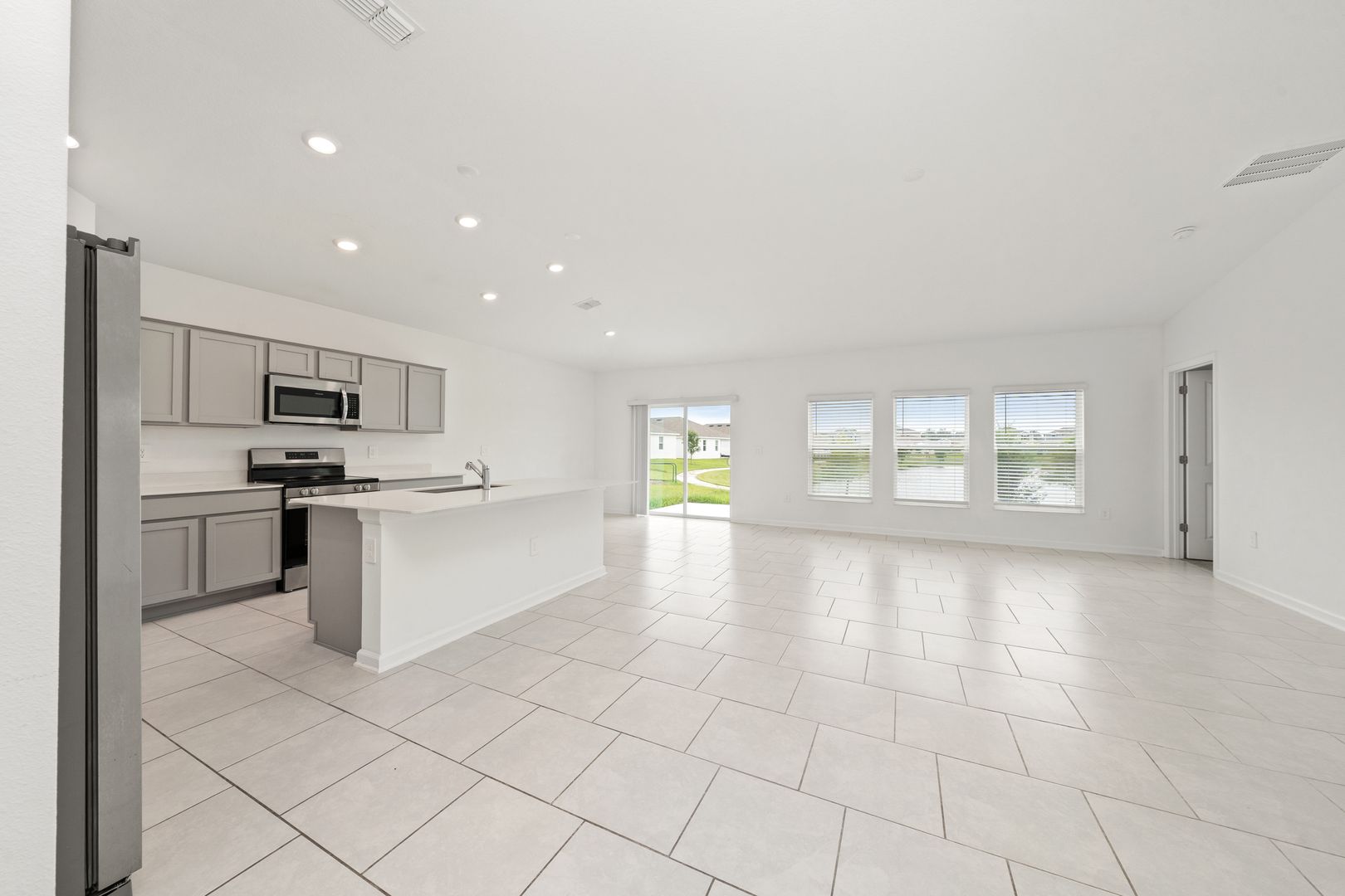 4816 Edensbridge Ln 3 of 12