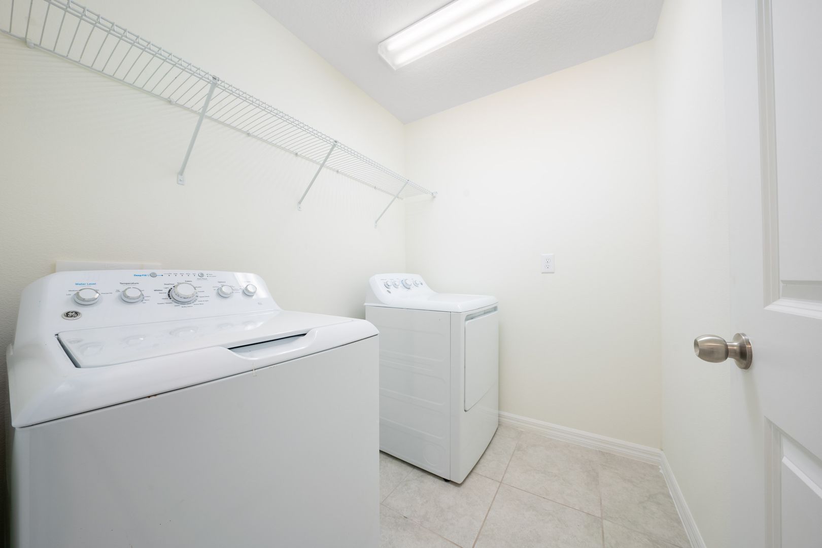 Laundry room at 9061 Oscraft Drive