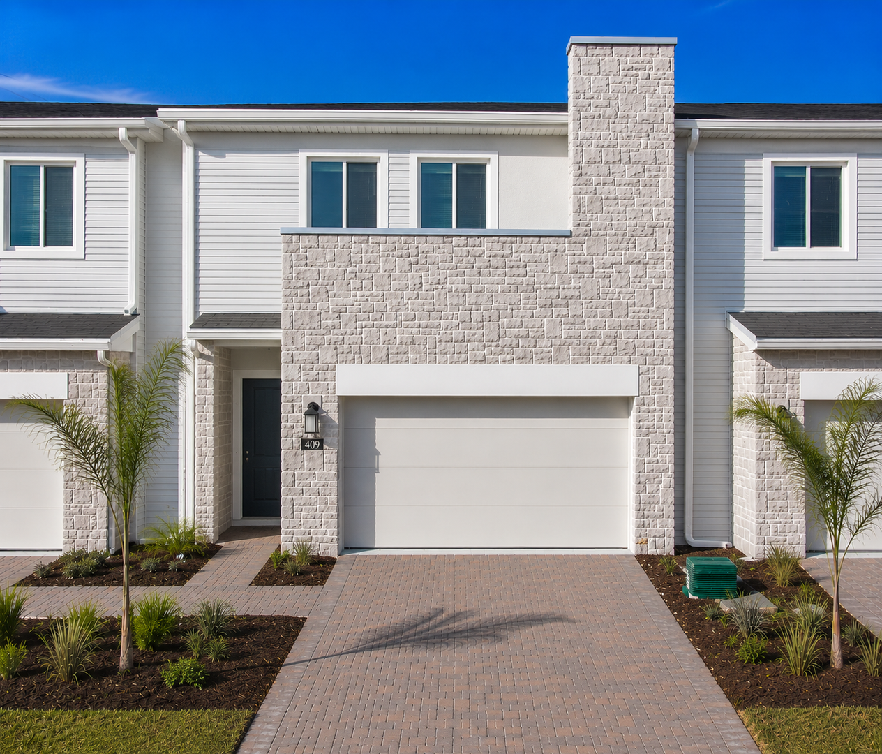 Davenport Townhome: 409 Bogey Dr
