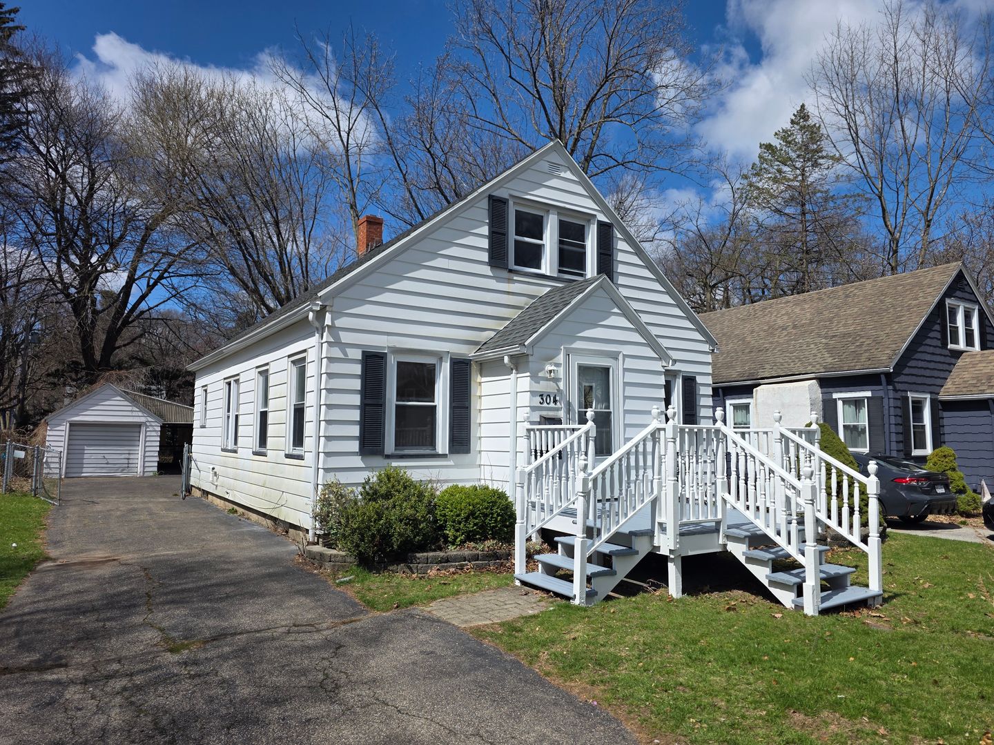 Rochester House: 304 Bakerdale Road