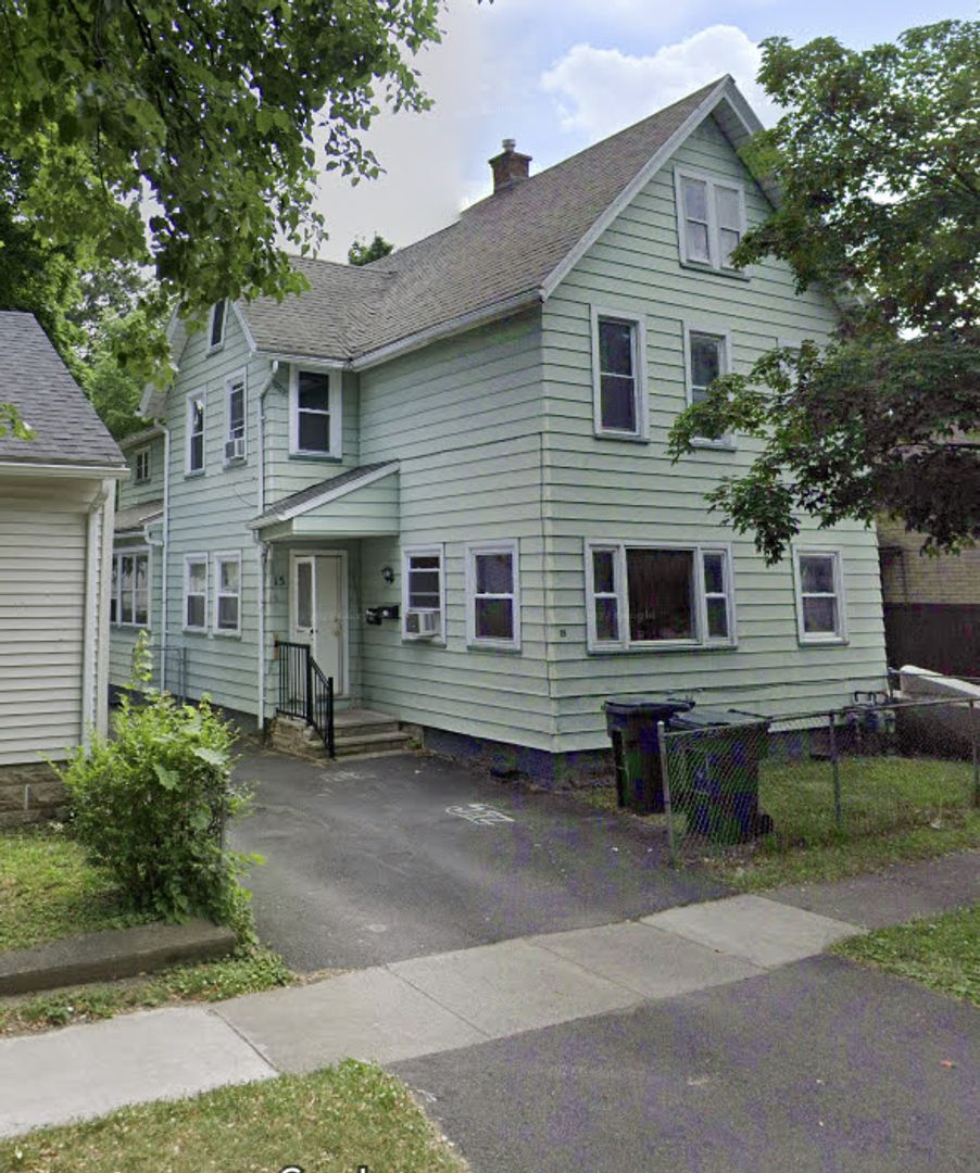 Rochester Apartment: 15 Lorenzo St Up