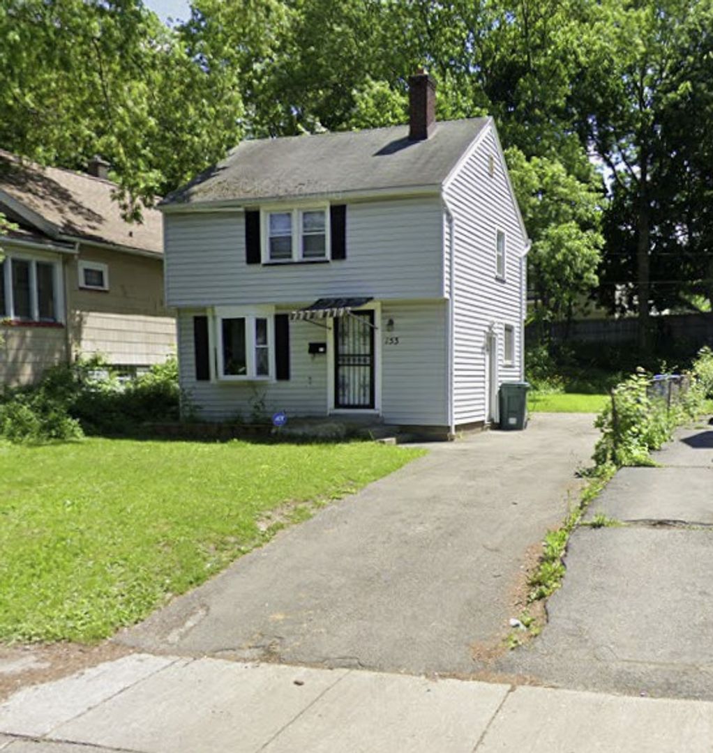 Rochester House: 153 Steko Ave