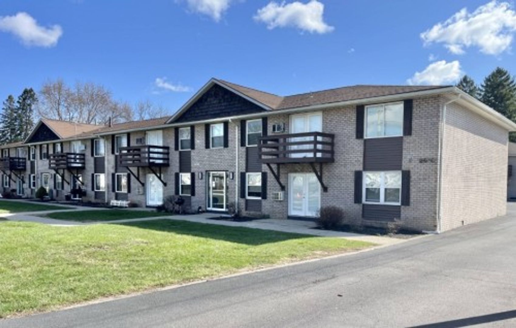 Rochester Apartment: 2610-2638 Dewey Ave