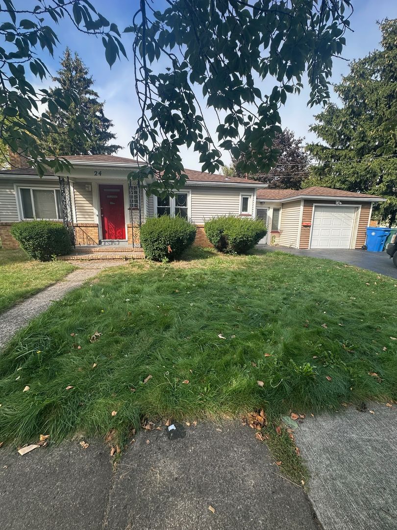 Home For Rent - Charming 2 Bed/1.5 Bath Ranch Style Home on 6 Cynthia Ln 