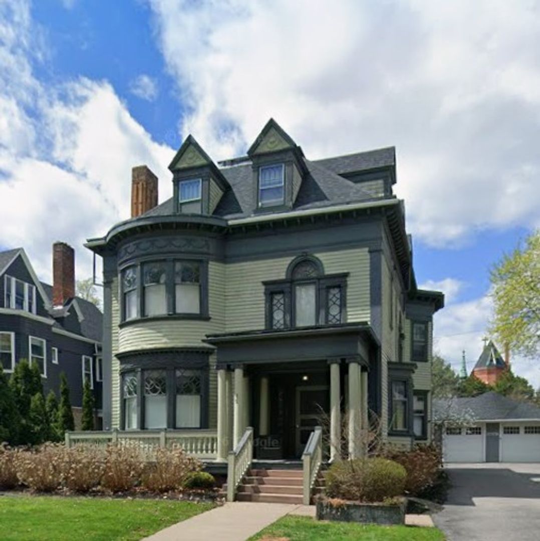 Rochester Apartment: 15 Strathallan Pk