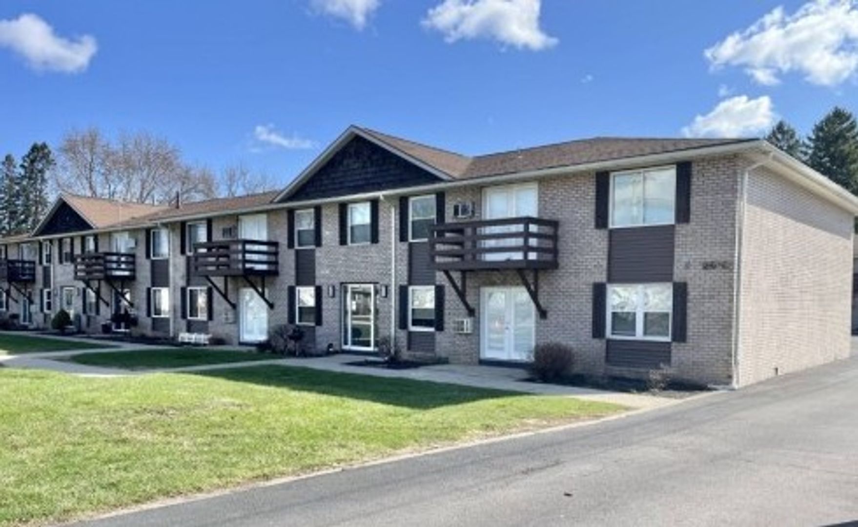 Rochester Apartment: 2610-2638 Dewey Ave