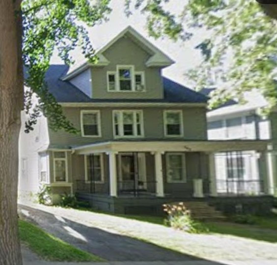 Rochester Apartment: 293 Dartmouth St