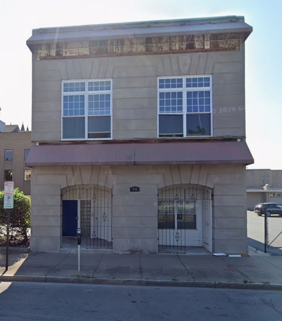 Rochester Apartment: 96 Liberty Pole Way