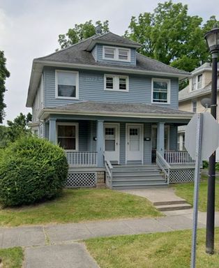 Spacious 3-Bedroom Duplex in Rochester’s 19th Ward | 5 Ellicott St – photo 1