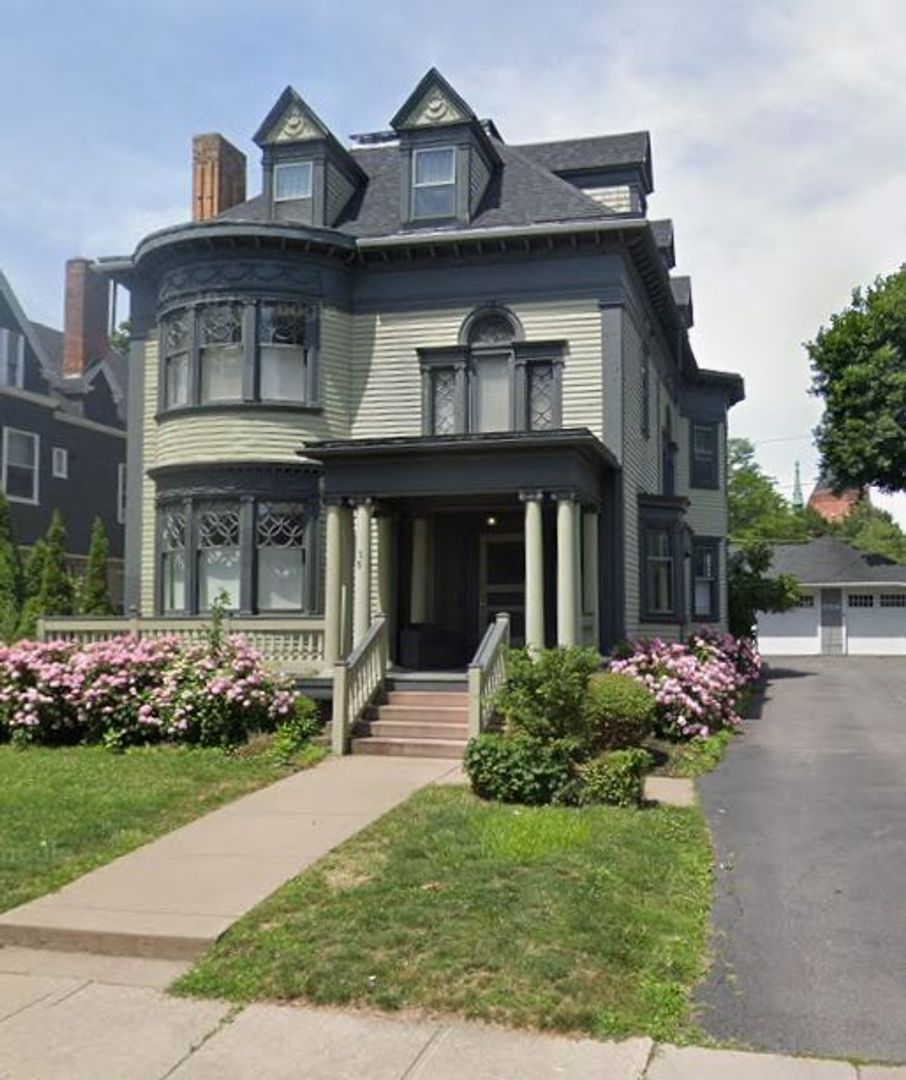 Rochester Apartment: 15 Strathallan Pk