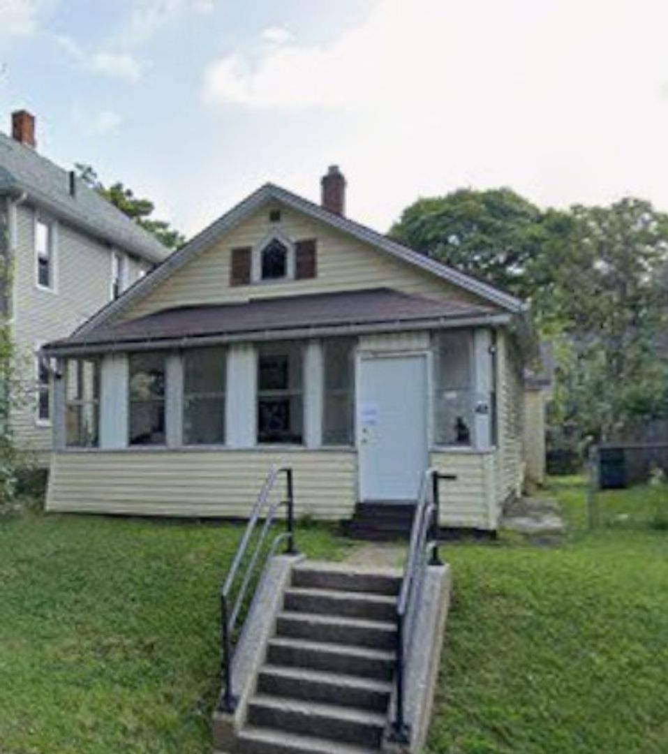 Rochester House: 42 Child St