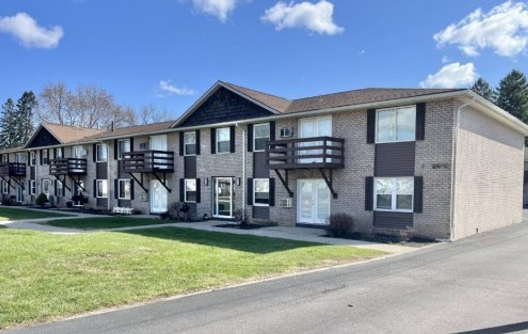 Rochester Apartment: 2594-2608 Dewey Ave