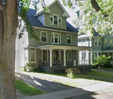 Large 4-Bed Apartment with Bonus Rooms - 293 Dartmouth – photo 1