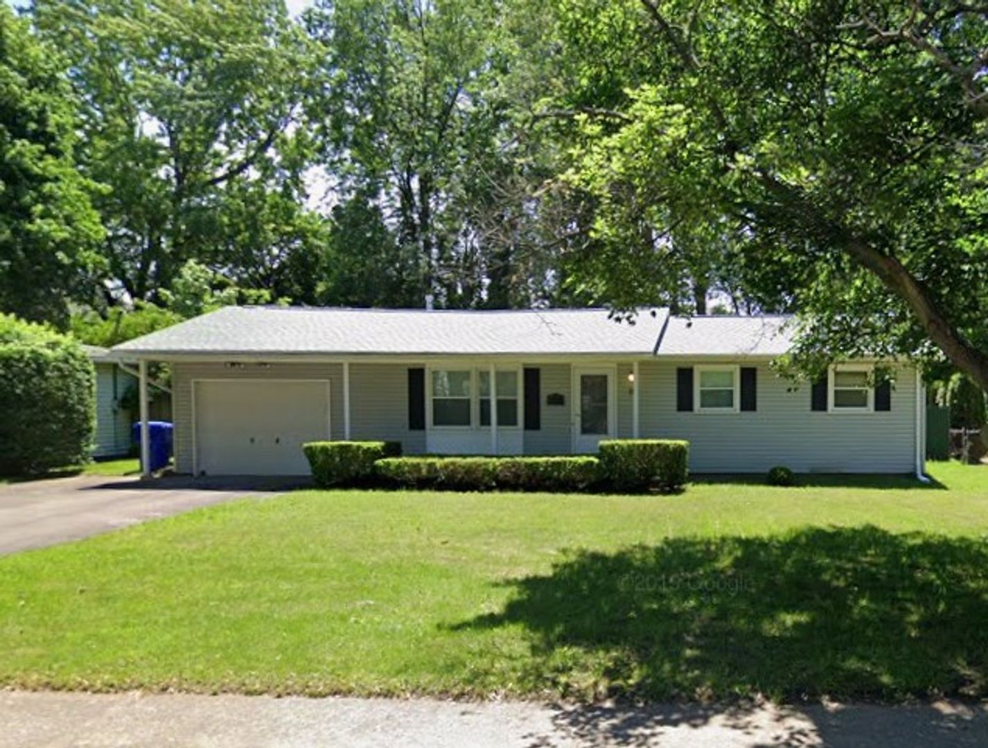 Rochester House: 111 Joanne Drive