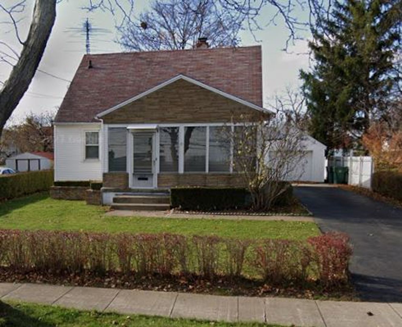 Rochester House: 117 Northaven Terrace