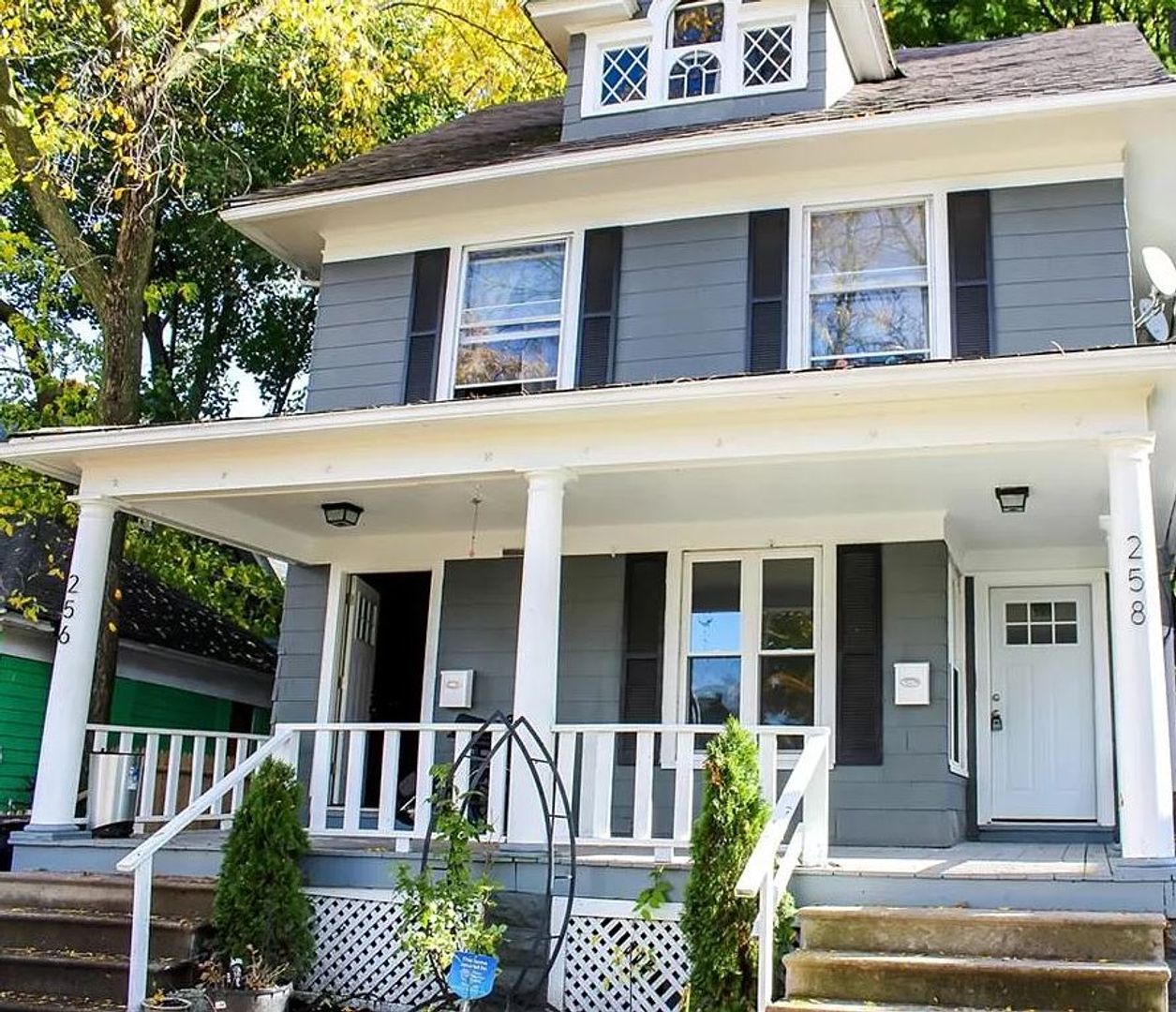 Rochester Apartment: 256-258 Woodbine Avenue