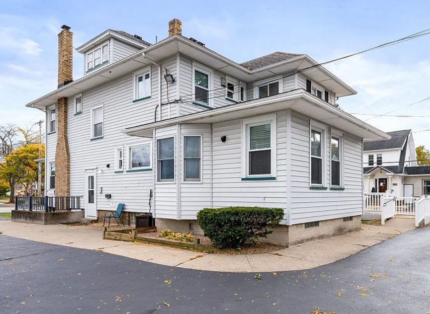 Rochester Apartment: 2729 Dewey Ave