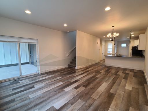 2 Bedroom 2.5 Bathroom Townhome – photo 1