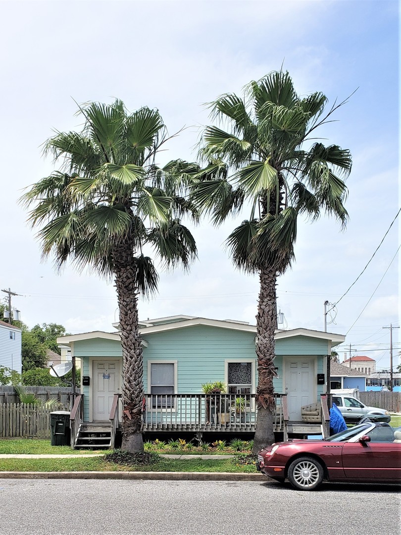 Galveston Apartment: 2608 Ave L