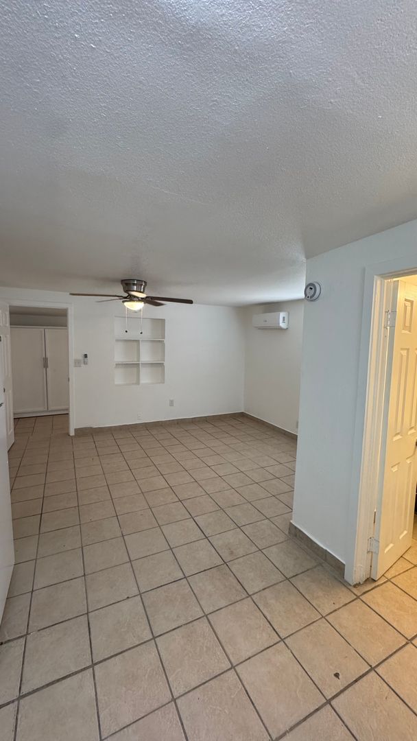 Upgraded 2 bedroom 1 bathroom Huge backyard Private parking 8 of 9