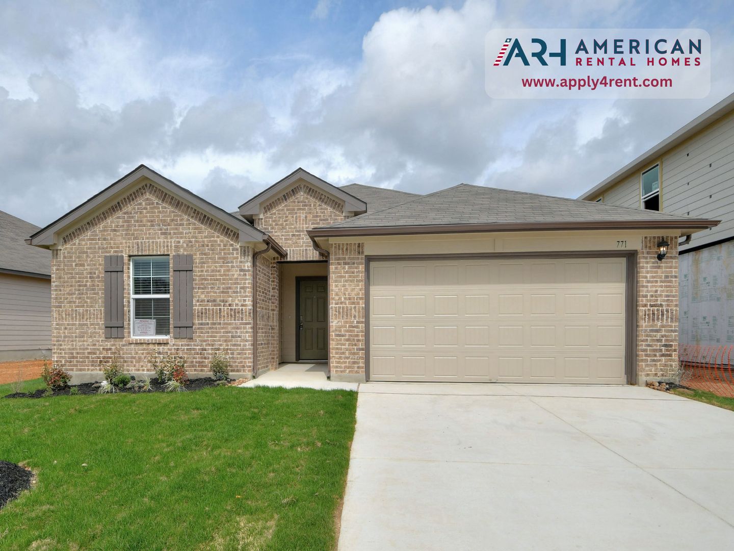 Seguin House: 771 Monarch Dr