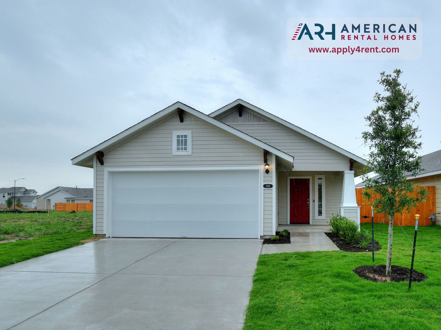 Bastrop House: 208 Trailside Ln