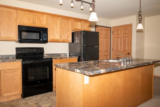 2 Bed / 1 Bath Apartment at Berry Pointe Luxury Apartments
